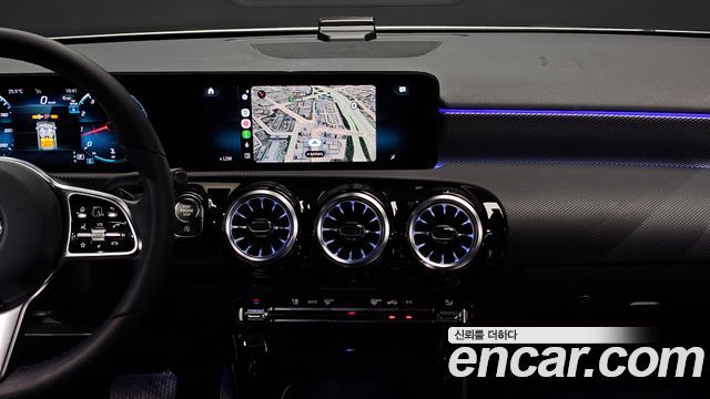 Mercedes-Benz A-Class 2022 — photo 14
