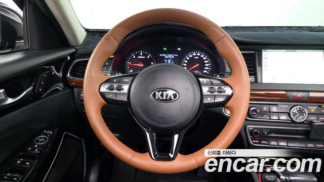 Kia K7 2016 — photo 13