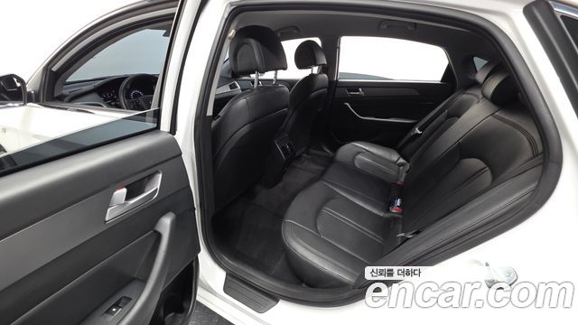Hyundai Sonata 2016 — photo 18