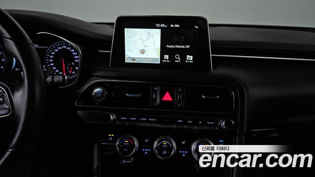 Genesis G70 2018 — photo 18