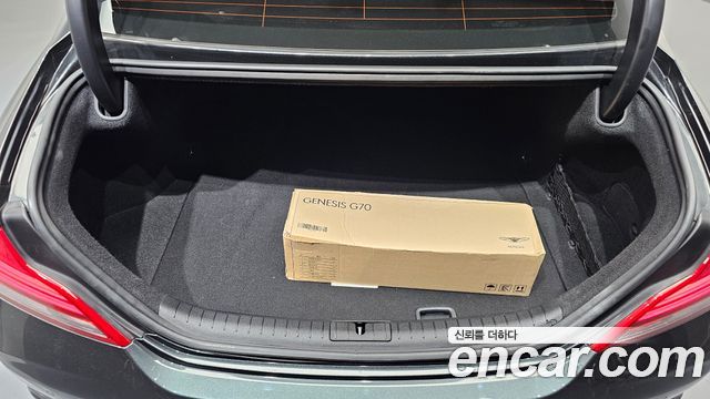 Genesis G70 2018 — photo 23