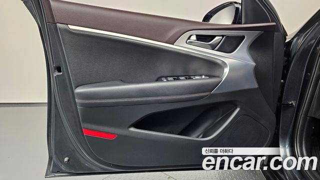 Genesis G70 2018 — photo 14