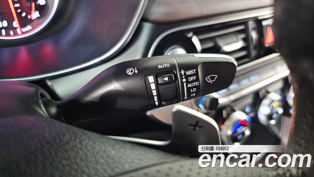 Genesis G70 2018 — photo 28