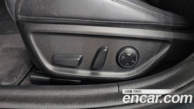 Genesis G70 2018 — photo 30