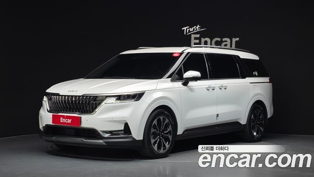 Kia Canival 2023 — photo 1
