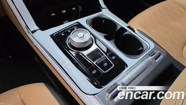 Kia Canival 2023 — photo 9