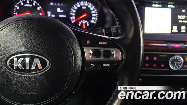 Kia K7 2017 — photo 24