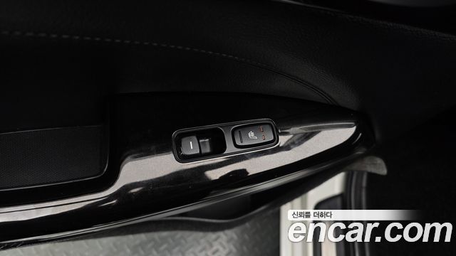 Kia K7 2017 — photo 25