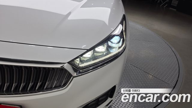 Kia K7 2017 — photo 8