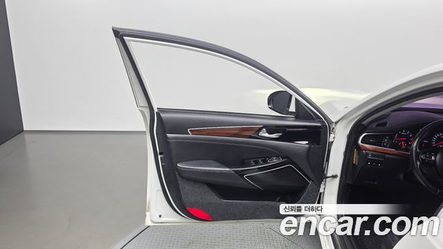 Kia K7 2017 — photo 14
