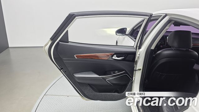 Kia K7 2017 — photo 15