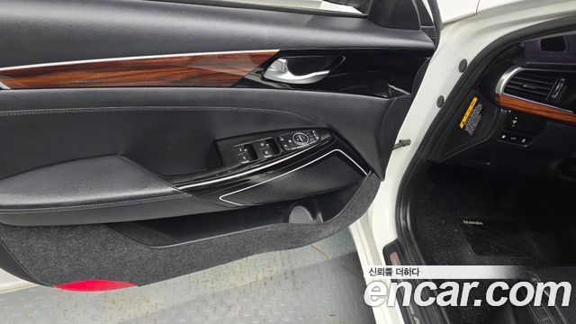 Kia K7 2017 — photo 27