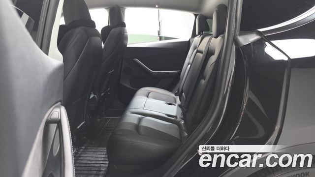 Tesla Model Y 2021 — photo 18