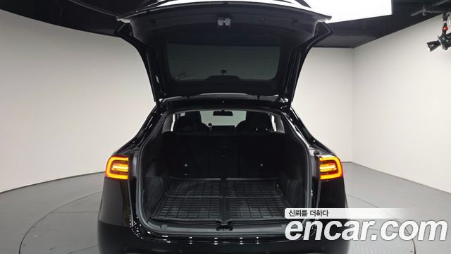 Tesla Model Y 2021 — photo 26