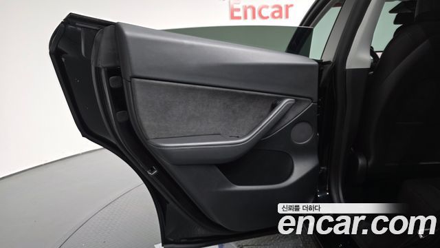 Tesla Model Y 2021 — photo 15