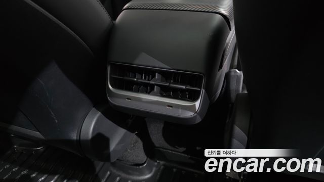 Tesla Model Y 2021 — photo 28