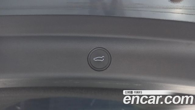 Tesla Model Y 2021 — photo 32