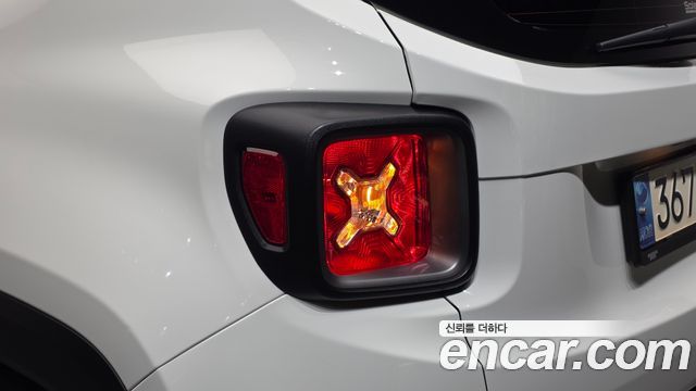 Jeep Renegade 2021 — photo 9