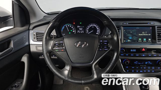 Hyundai Sonata 2015 — photo 19