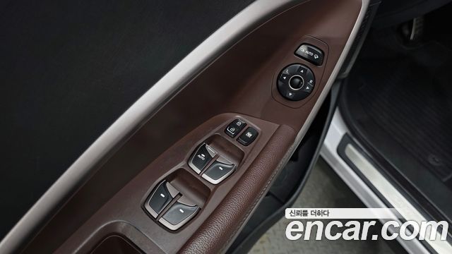 Hyundai Santafe 2017 — photo 12