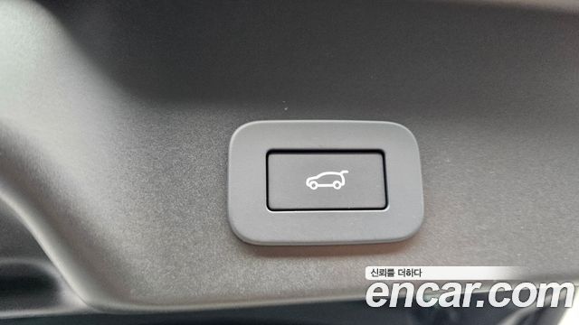 Land Rover Range Rover Evoque 2025 — photo 23