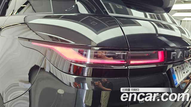 Land Rover Range Rover Evoque 2025 — photo 9