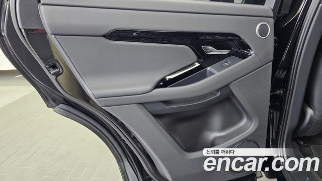 Land Rover Range Rover Evoque 2025 — photo 15