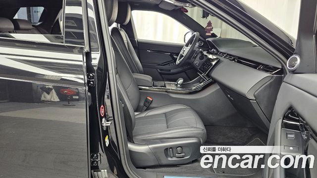 Land Rover Range Rover Evoque 2025 — photo 16