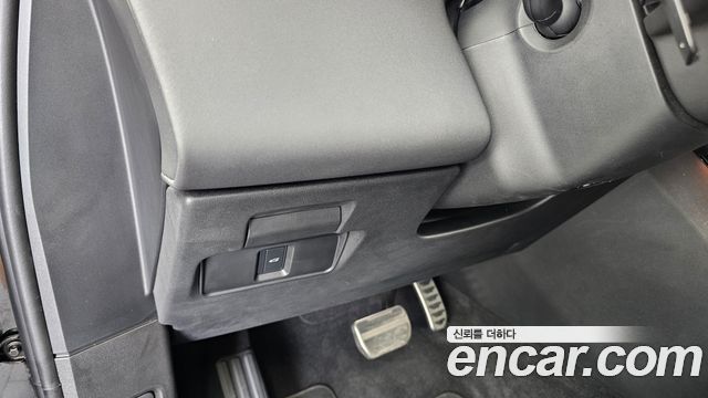 Land Rover Range Rover Evoque 2025 — photo 28