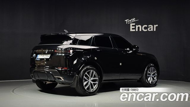 Land Rover Range Rover Evoque 2025 — photo 2