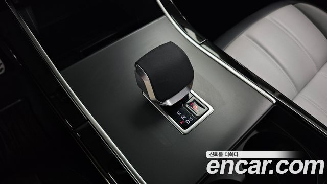 Land Rover Range Rover Evoque 2025 — photo 12
