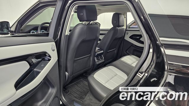 Land Rover Range Rover Evoque 2025 — photo 17