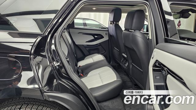 Land Rover Range Rover Evoque 2025 — photo 18