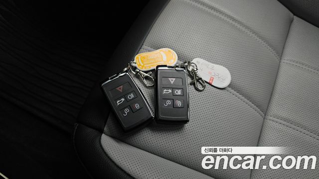 Land Rover Range Rover Evoque 2025 — photo 22