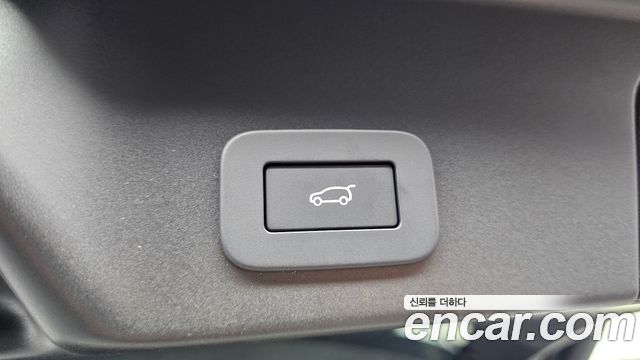 Land Rover Range Rover Evoque 2025 — photo 24
