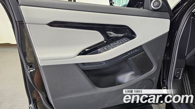 Land Rover Range Rover Evoque 2025 — photo 14