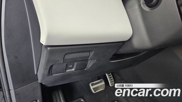 Land Rover Range Rover Evoque 2025 — photo 28