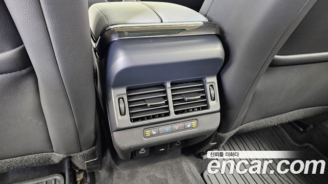 Land Rover Range Rover Evoque 2025 — photo 31