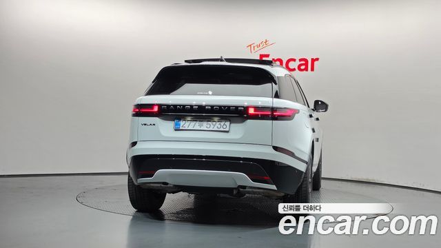 Land Rover Range Rover Velar 2026 — photo 4