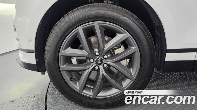 Land Rover Range Rover Velar 2026 — photo 5