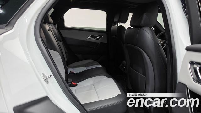 Land Rover Range Rover Velar 2026 — photo 17