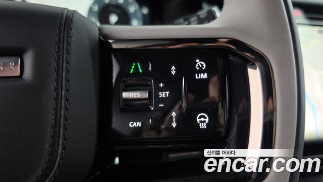 Land Rover Range Rover Velar 2026 — photo 24