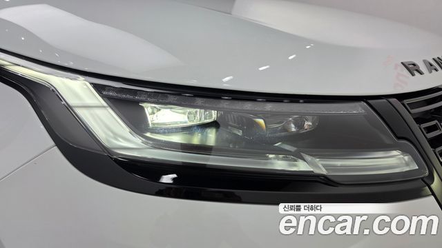 Land Rover Range Rover Velar 2026 — photo 8