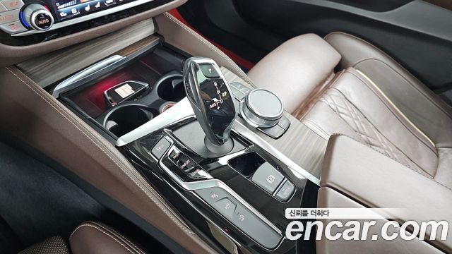 BMW Gran Turismo 2019 — photo 9