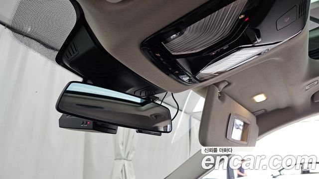 BMW Gran Turismo 2019 — photo 19