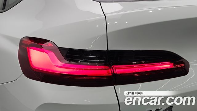 BMW X4 2022 — photo 9