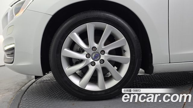 Volvo S60 2014 — photo 5