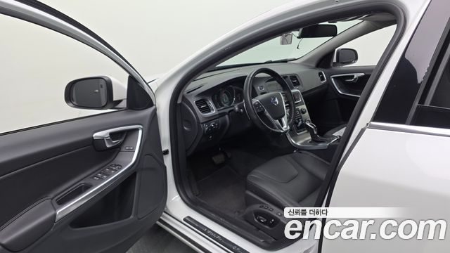 Volvo S60 2014 — photo 10