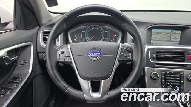 Volvo S60 2014 — photo 14