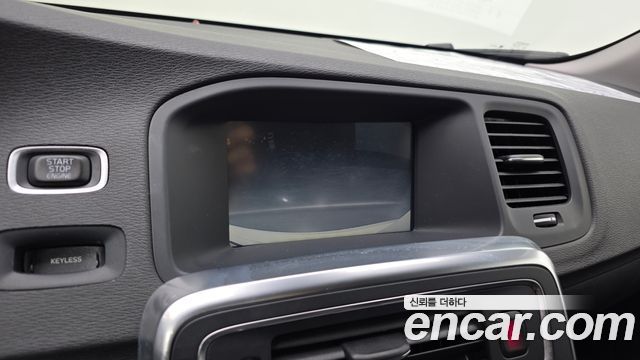 Volvo S60 2014 — photo 16
